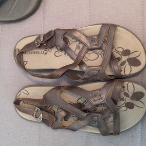 Merrell sandals size 8